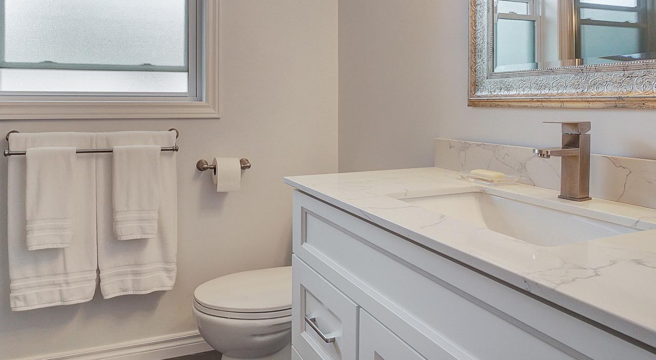 cleaning-bathroom-2