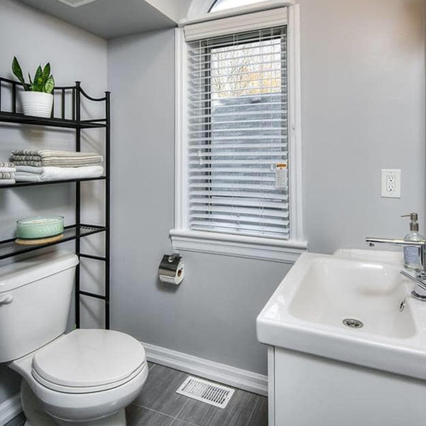 organizing-bathroom-1